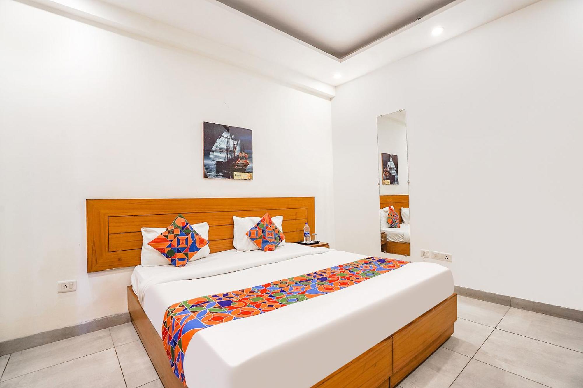 Fabhotel Emoji Stays Gurgaon Ngoại thất bức ảnh